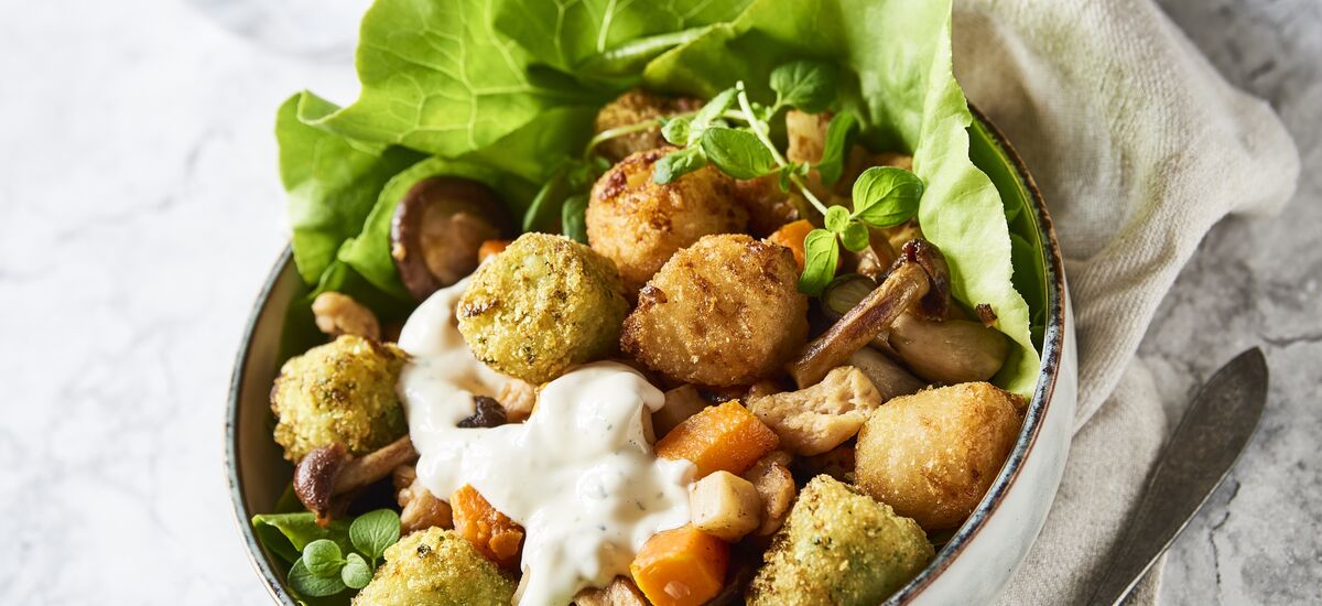 Cpv Autumn Salad With Veggie Tots And Crispy Vegetables